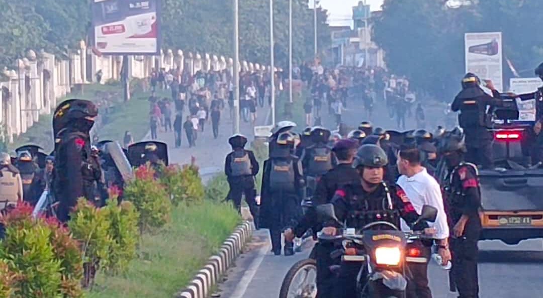 Demo Penghinaan Suku Muna di Medsos Berlanjut Hingga Malam