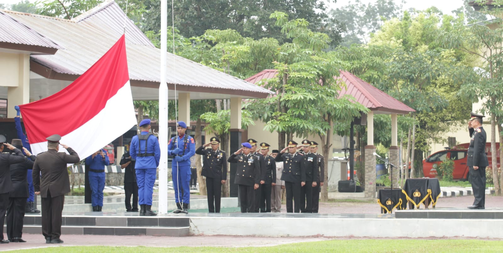 Pimpin Upacara Harkitnas ke-116, Wakapolda Sultra Sampaikan Amanat Menkominfo