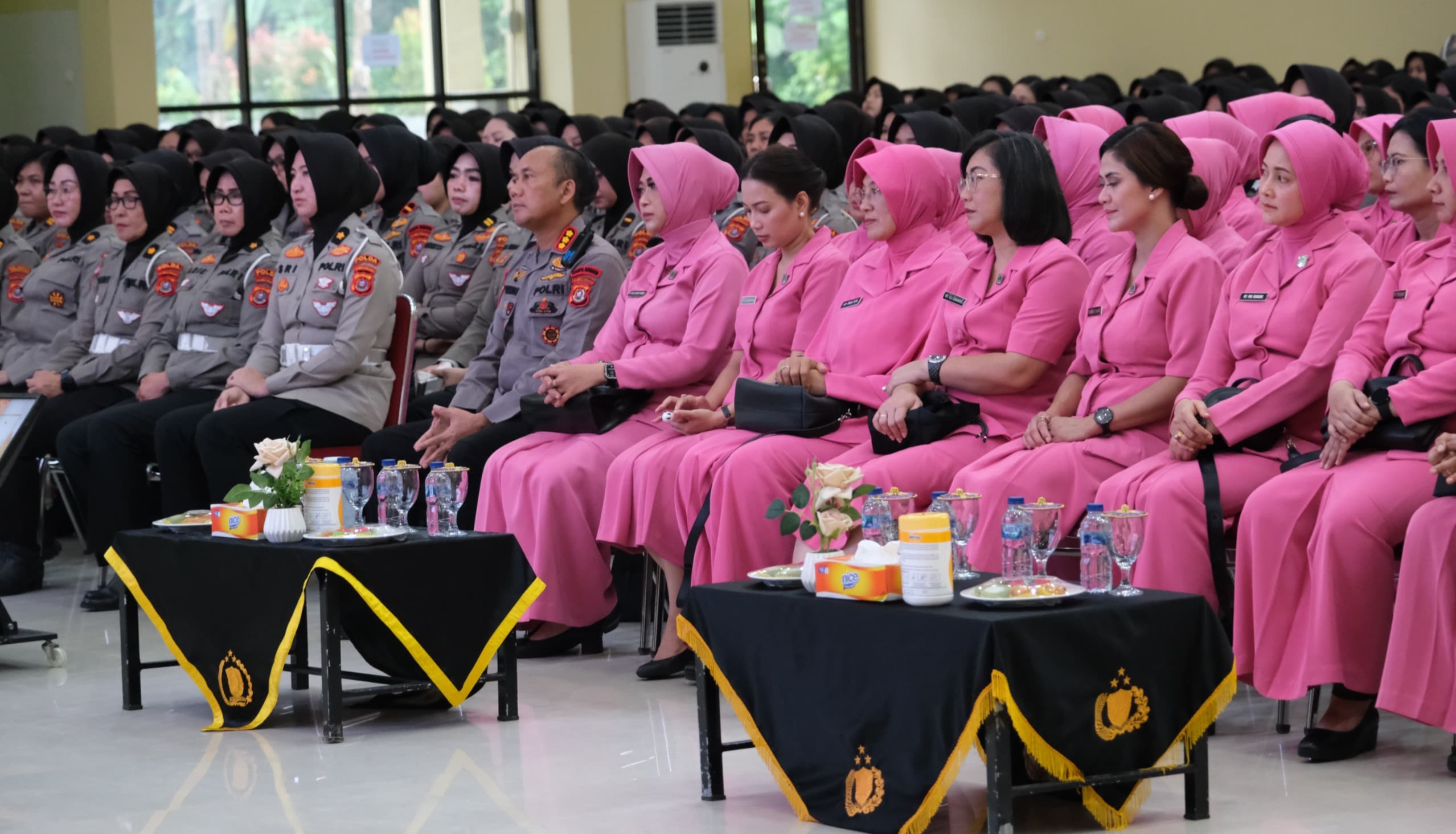 Tatap Muka Bersama, Ini Pesan Kapolda Sultra pada Personel Polwan dan Bhayangkari