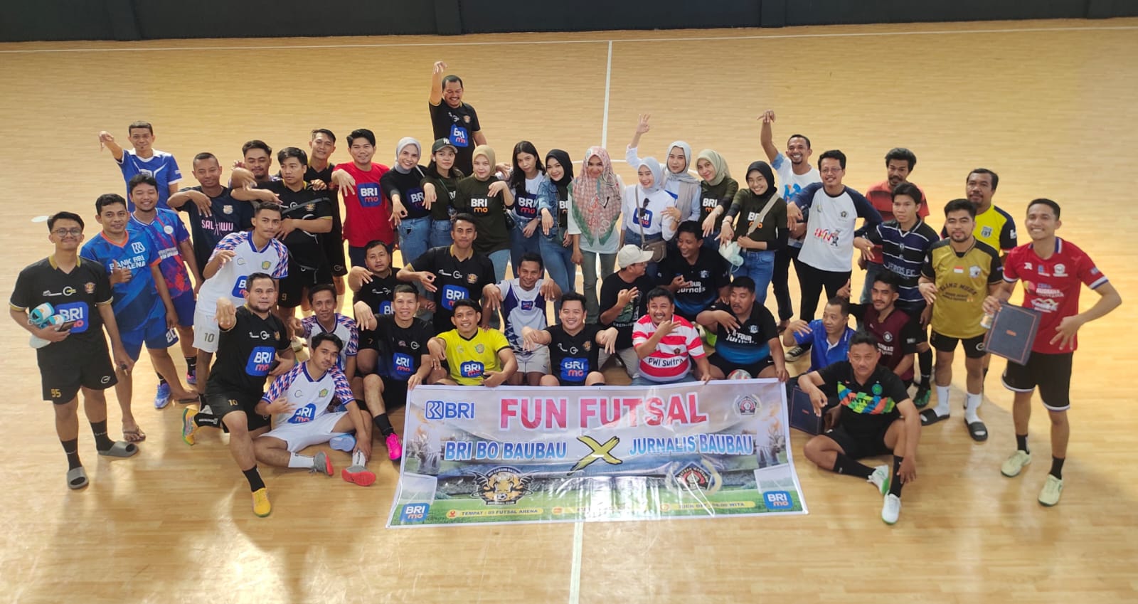 PWI dan BRI Baubau Pererat Hubungan Melalui Fun Futsal