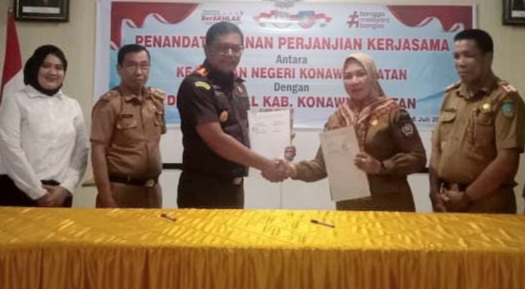 Sinergi dalam Penegakan Hukum Pelayanan Sosial, Kejari Konawe Selatan dan Dinas Sosial Teken Perjanjian Kerja Sama