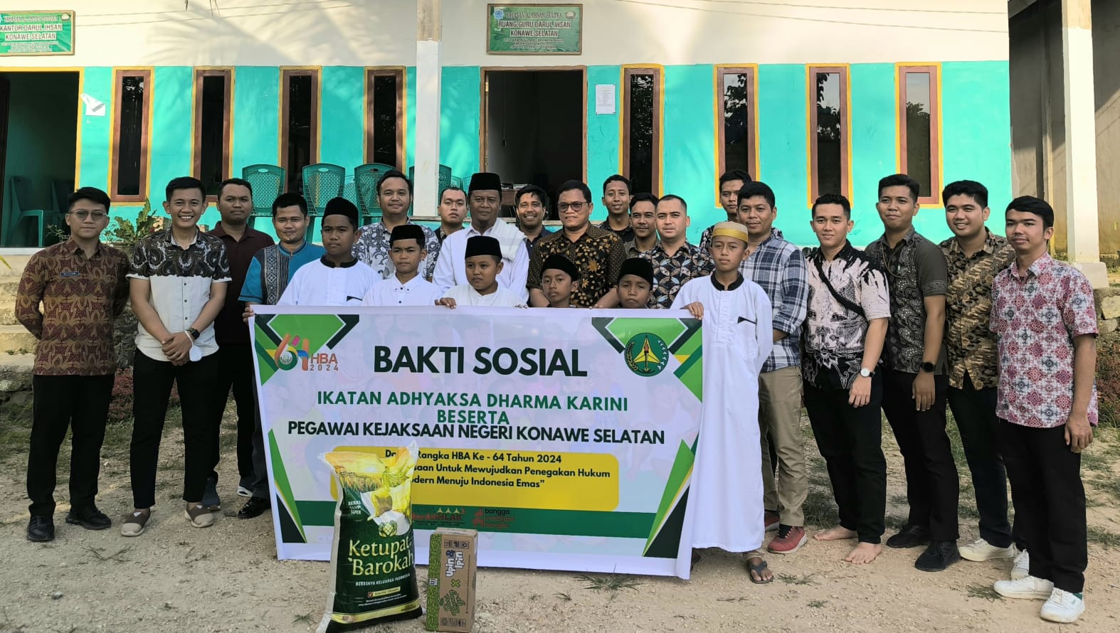 Sambut HBA ke-64, Kejari Konawe Selatan Gelar Donor Darah dan Santuni Panti Asuhan