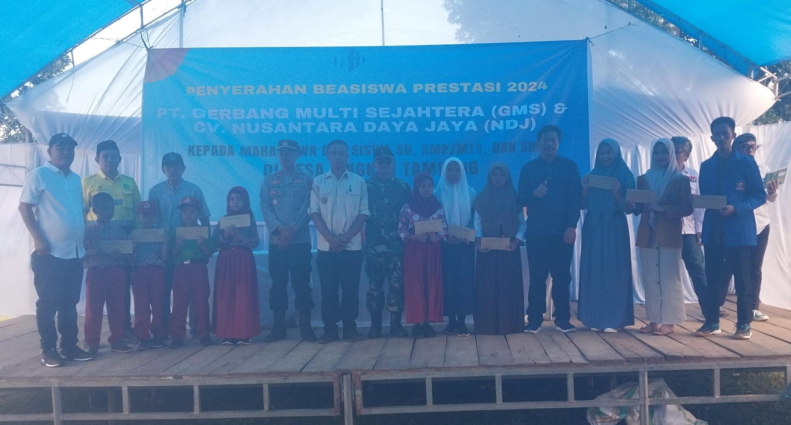 PT GMS Terus Komitmen Majukan SDM Lingkar Tambang, 250 Peserta Didik, Mahasiswa Hingga Guru GTT di Laonti Terima Bantuan Dana