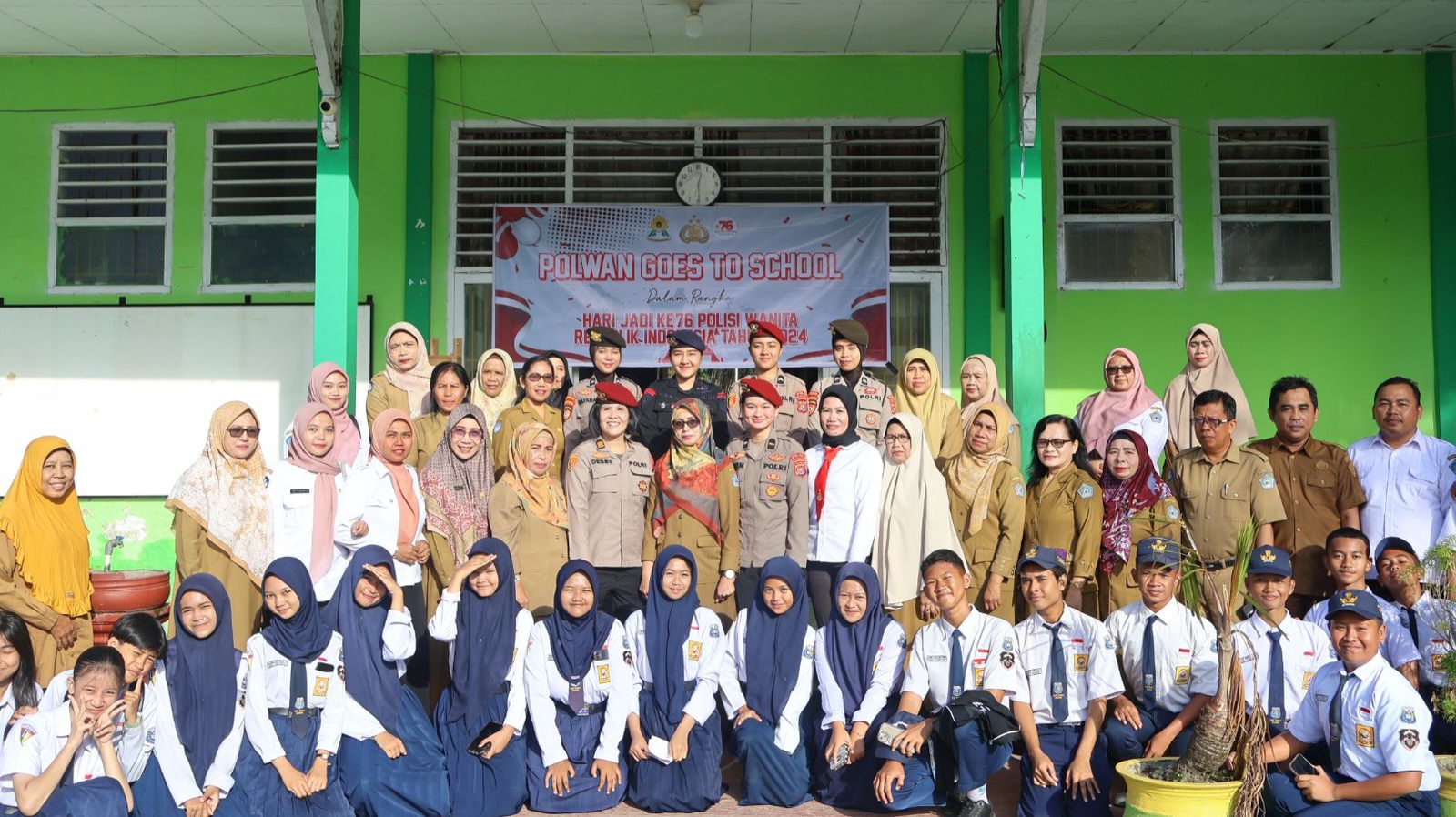 Peringati HUT ke-76 Polisi Wanita, Polwan Polda Sultra Goes to School Disejumlah Sekolah di Kendari