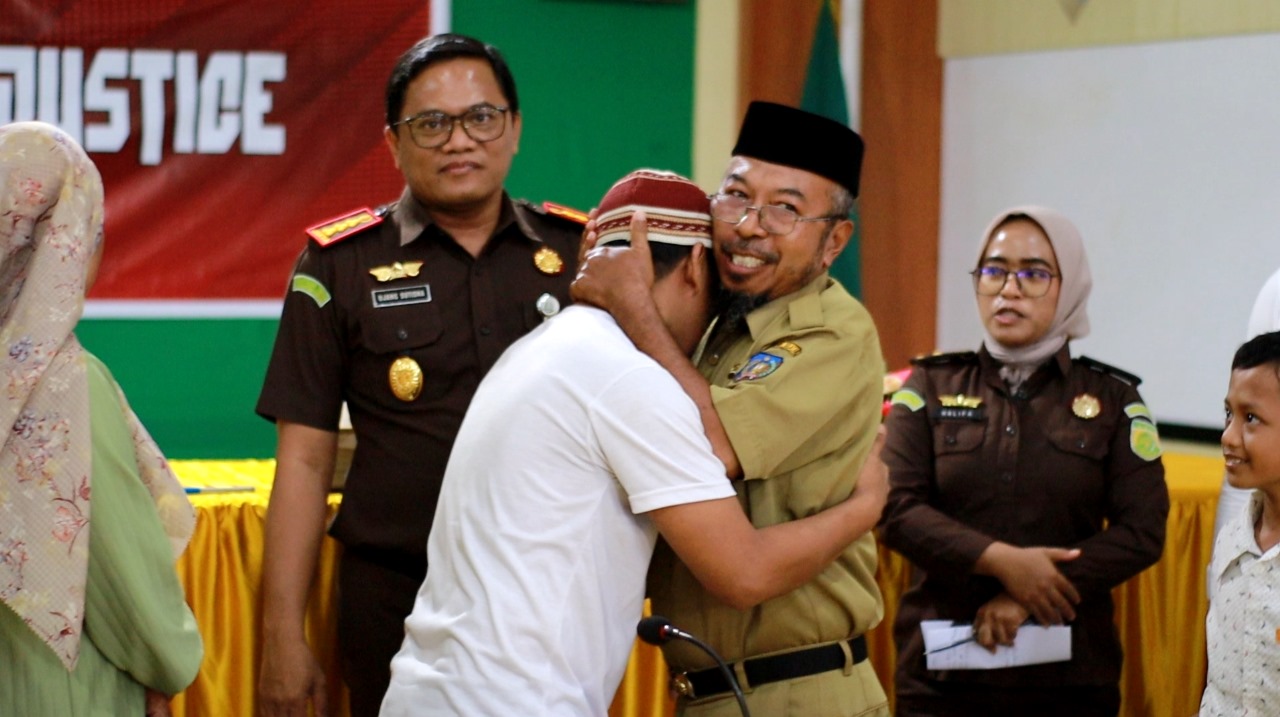 Kejari Konawe Selatan Selesaikan Kasus Penganiyaan Anak Melalui Restorative Justice