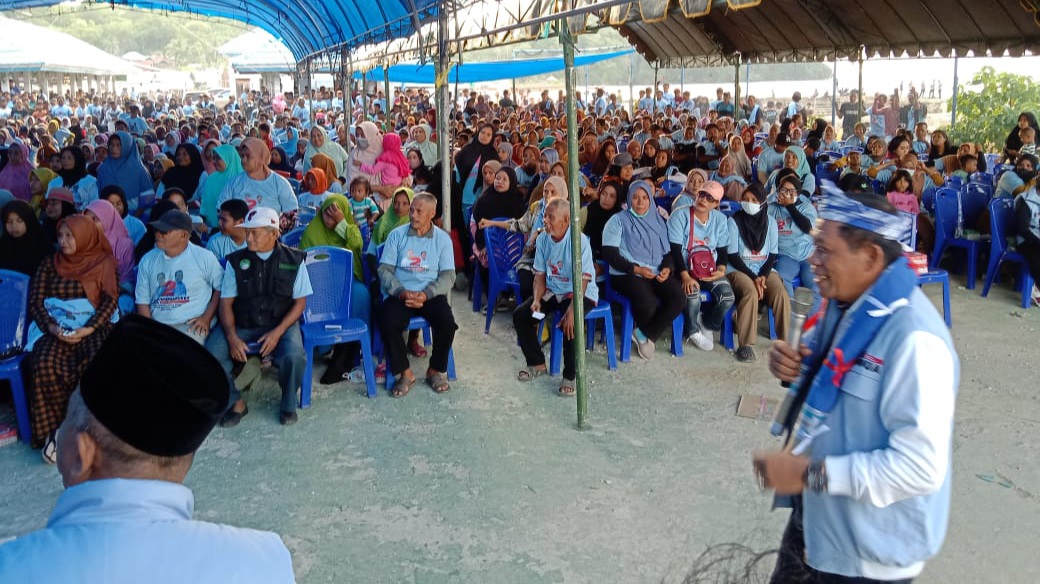 ASR-Hugua Tawarkan Solusi atas Keluhan Masyarakat Kapontori saat Kampanye di Buton