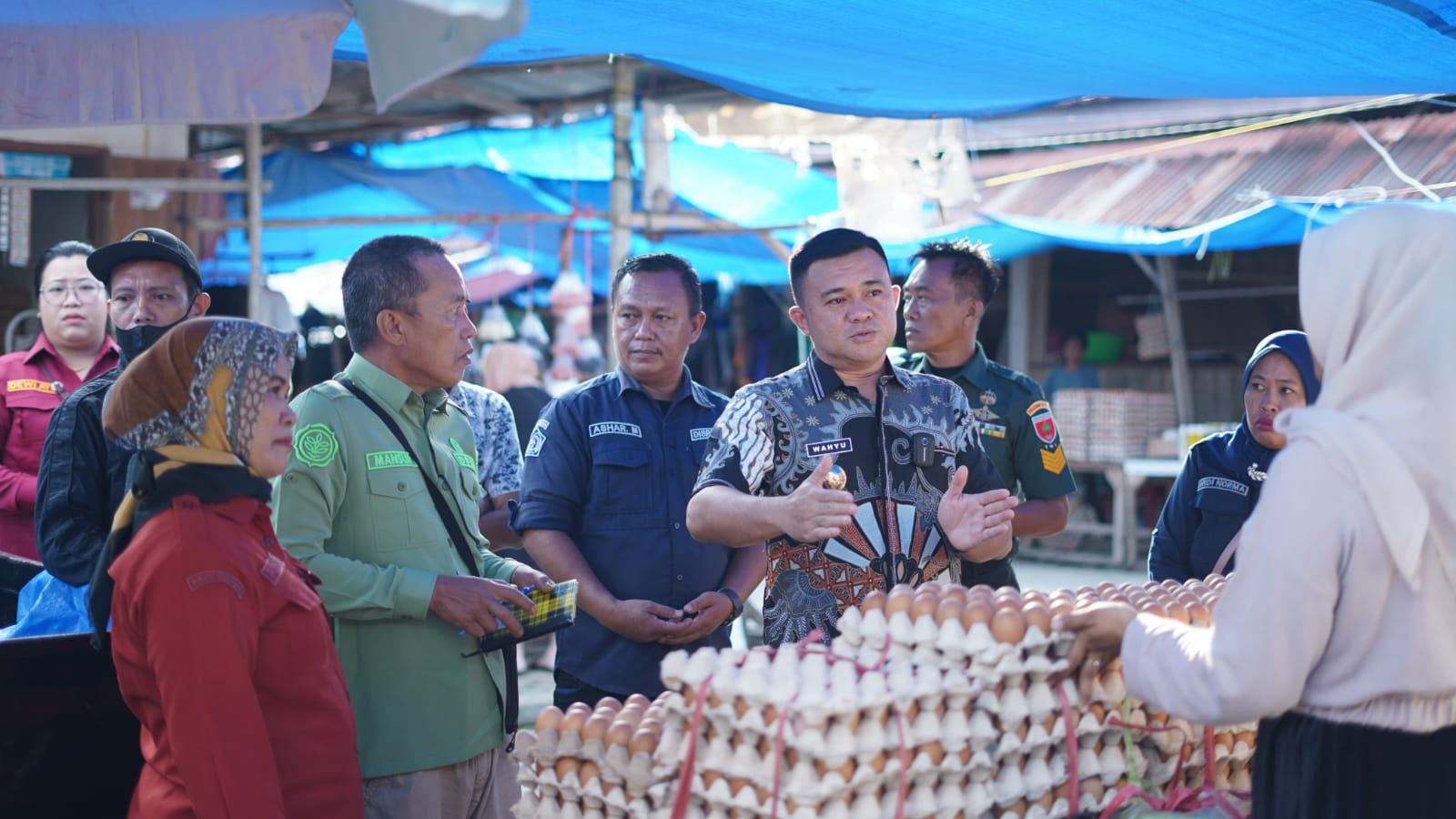 Jaga Daya Beli Masyarakat Saat Ramadan, Wakil Bupati Wahyu Imran Sidak Pasar Ranomeeto