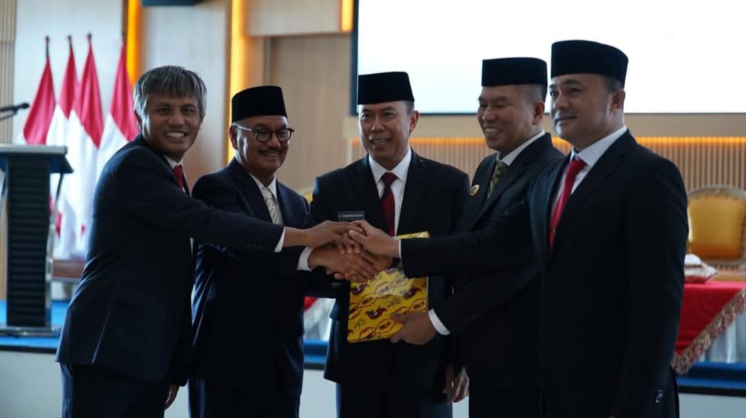 Gubernur Sultra Hadiri Sertijab Bupati dan Wakil Bupati Konawe Selatan Periode 2025-2030